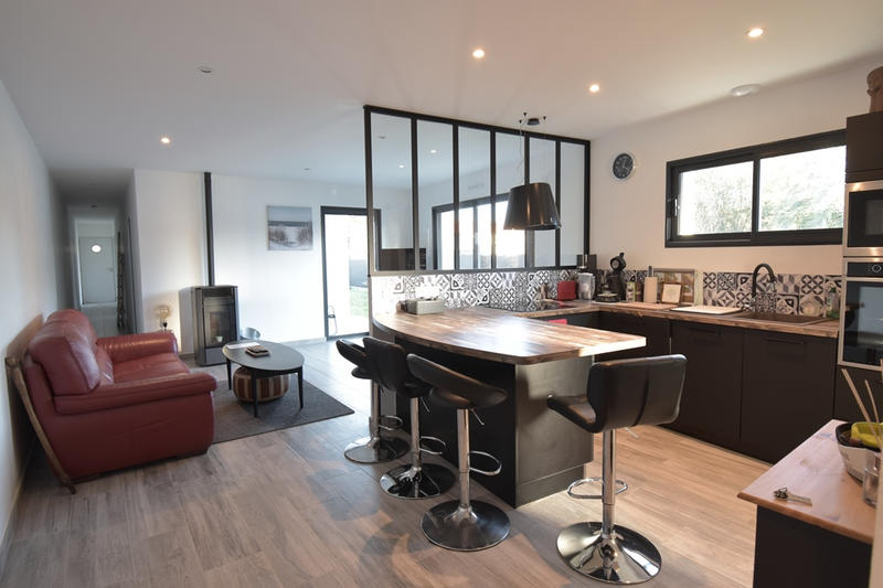 Maison - 90 m² - 4 pièces