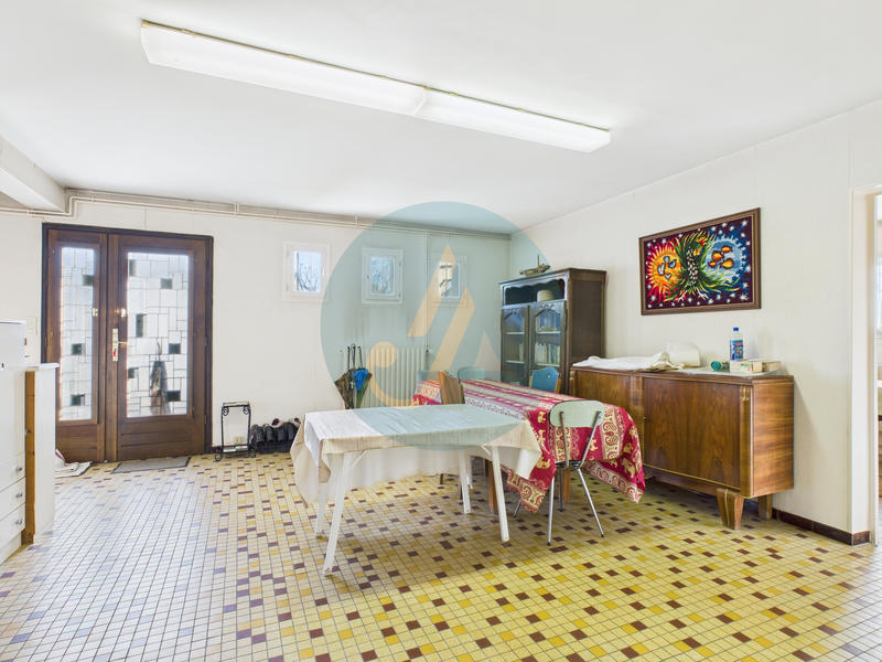 Maison - 186 m² - 7 pièces