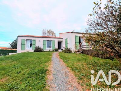 Maison - 219 m² - 9 pièces