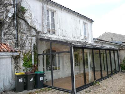 Maison - 261 m² - 12 pièces