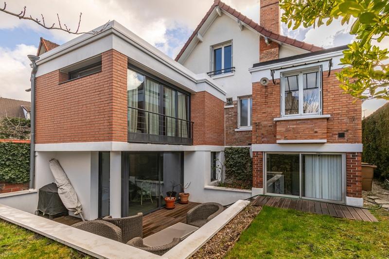 Maison - 201 m² - 7 pièces