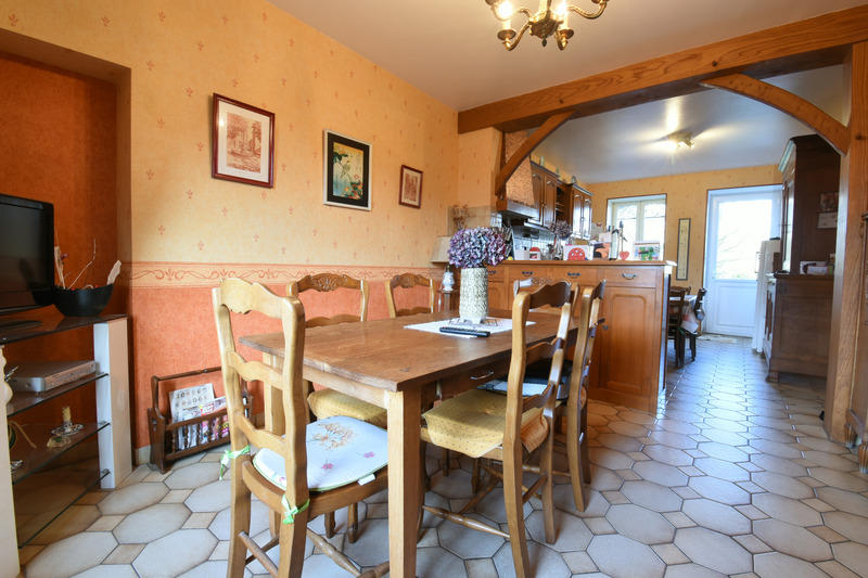 Maison - 220 m² - 10 pièces