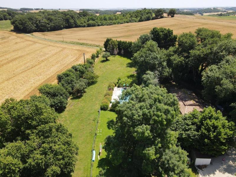 Maison en pierre - 355 m² - 11 pièces