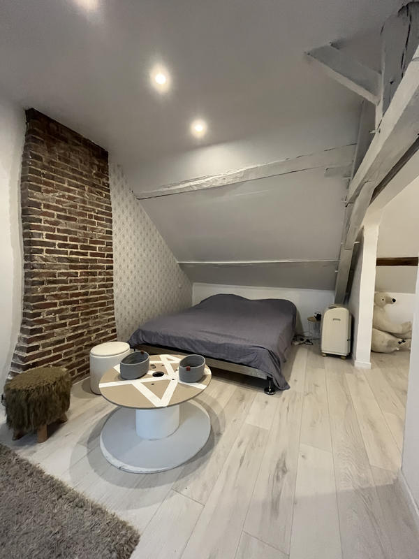 Maison - 1 158 m² - 6 pièces