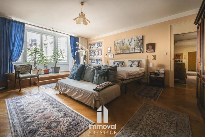 Appartement - 238 m² - 6 pièces