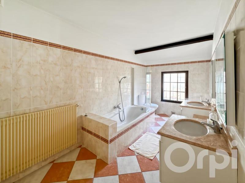 Maison - 278 m² - 7 pièces