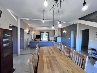 Maison traditionnelle - 183 m² - 6 pièces