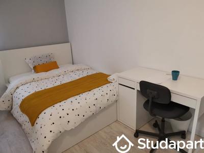 Chambre - 14 m² - 1 pièce