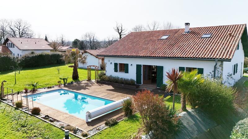 Maison contemporaine - 185 m² - 6 pièces