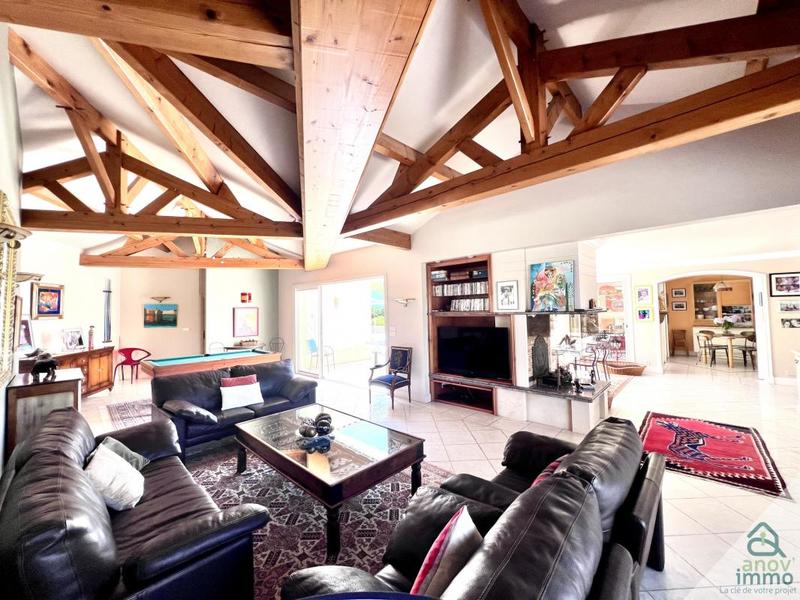 Villa - 240 m² - 7 pièces