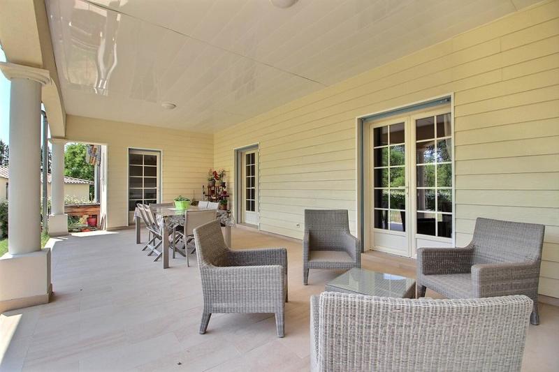 Maison - 196 m² - 7 pièces