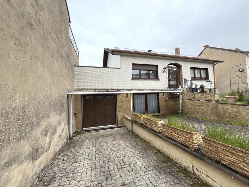 Maison - 200 m² - 7 pièces