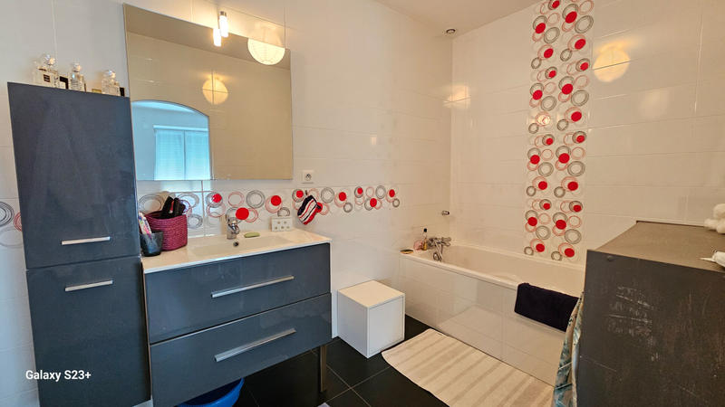 Maison - 400 m² - 11 pièces