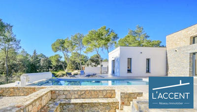 Maison - 199 m² - 8 pièces