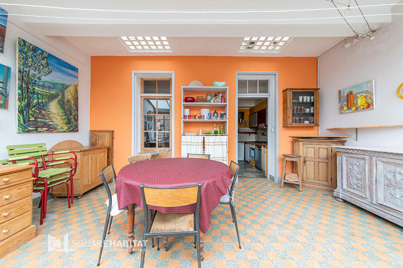 Maison - 240 m² - 9 pièces