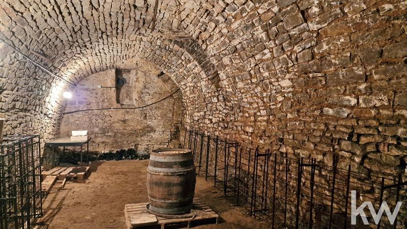 Maison - 268 m² - 8 pièces