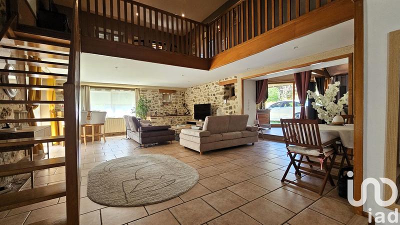 Maison - 180 m² - 7 pièces