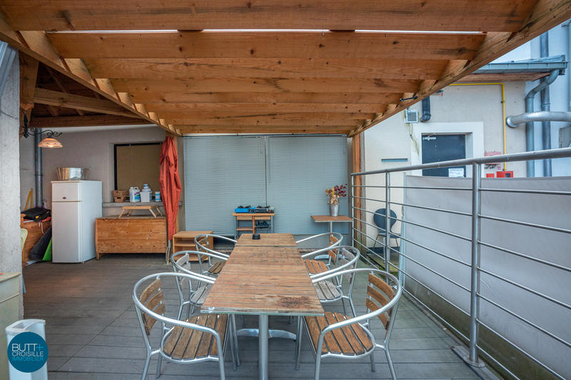 Maison - 180 m² - 8 pièces