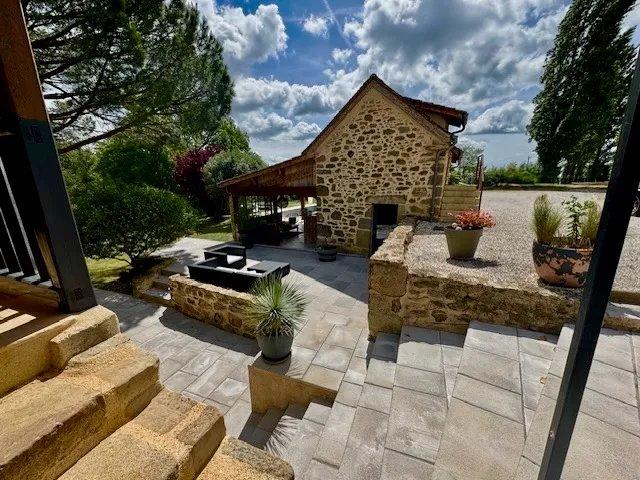 Maison en pierre - 147 m² - 7 pièces