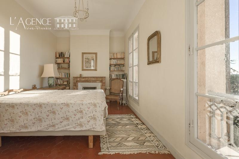 Maison - 229 m² - 8 pièces