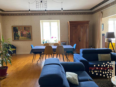 Maison - 167 m² - 7 pièces