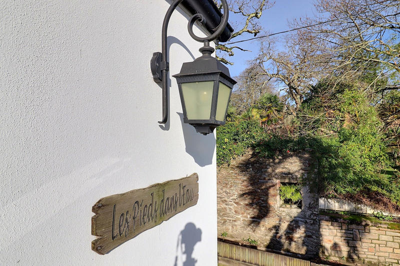 Maison - 280 m² - 9 pièces