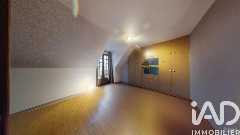 Maison - 122 m² - 7 pièces