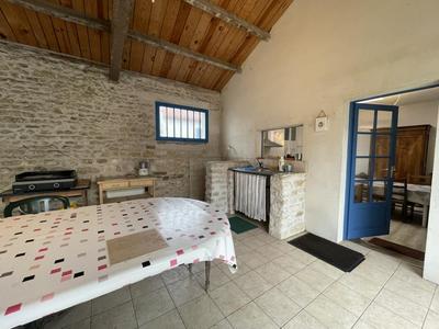 Maison - 220 m² - 9 pièces