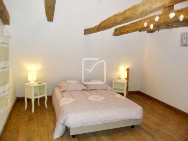 Maison - 330 m² - 12 pièces