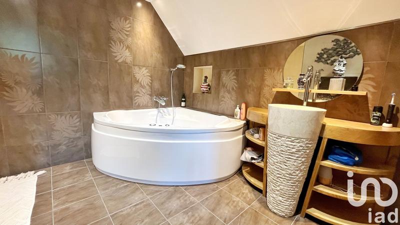 Maison - 192 m² - 6 pièces