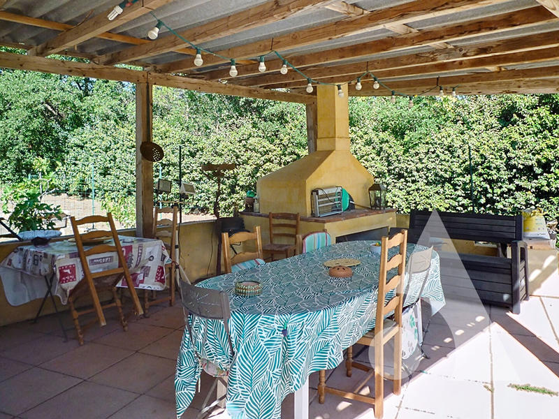 Maison - 256 m² - 11 pièces