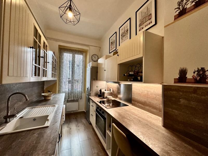 Appartement - 80 m² - 3 pièces