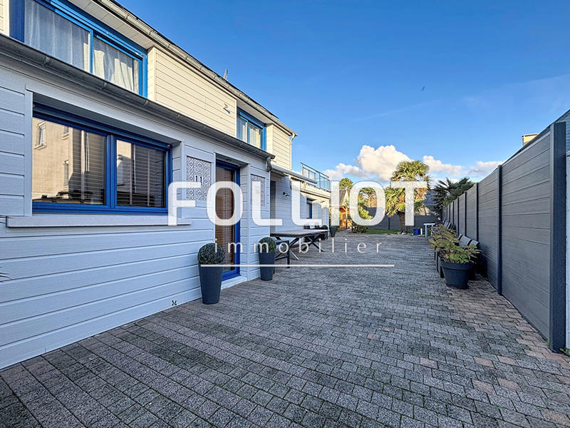 Maison - 180 m² - 8 pièces