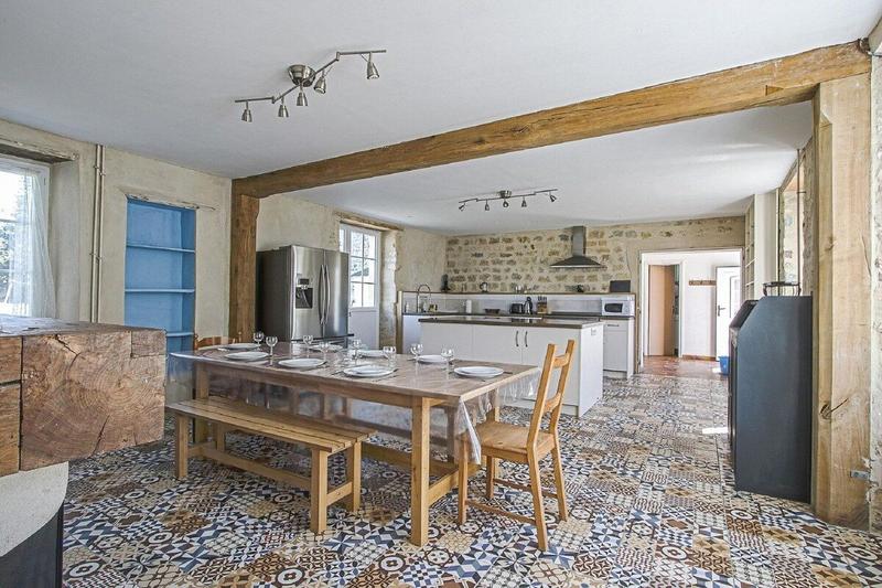 Maison - 220 m² - 8 pièces