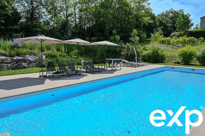 Maison - 185 m² - 11 pièces