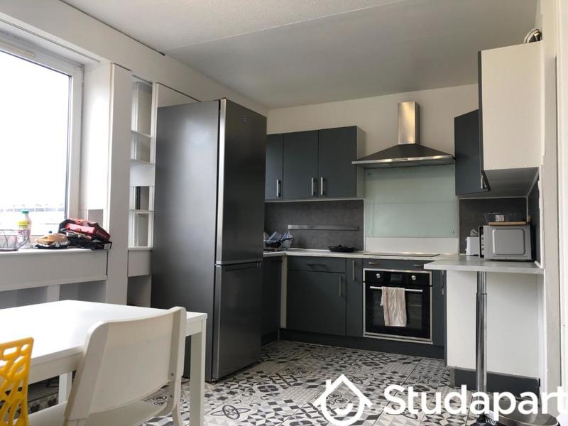 Chambre - 11 m² - 1 pièce