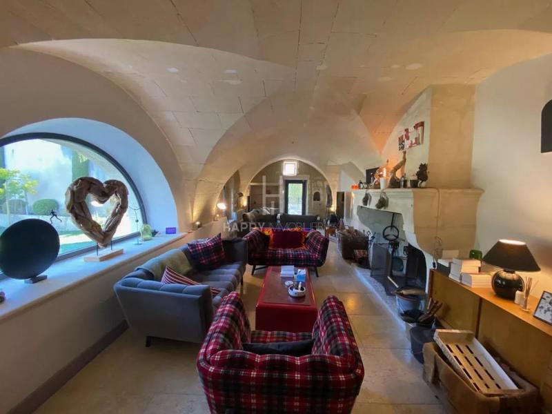 Mas - 300 m² - 8 pièces