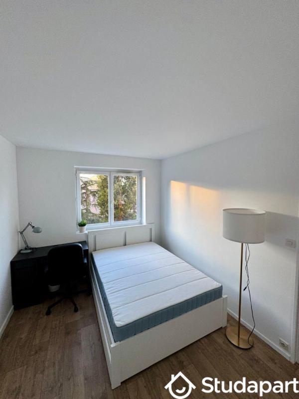 Chambre - 13 m² - 1 pièce