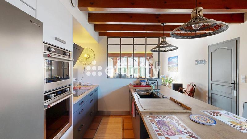 Maison - 185 m² - 6 pièces