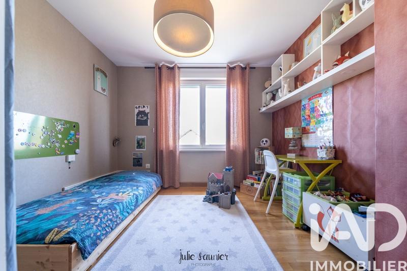 Maison - 182 m² - 7 pièces