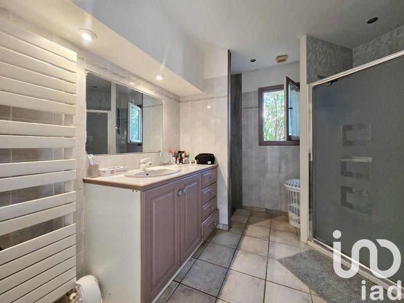 Maison - 228 m² - 9 pièces