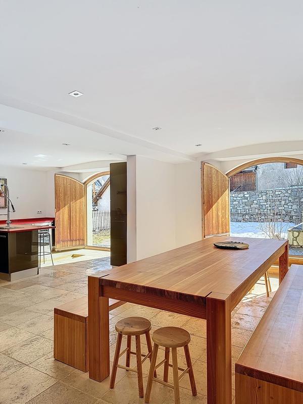 Maison - 340 m² - 8 pièces