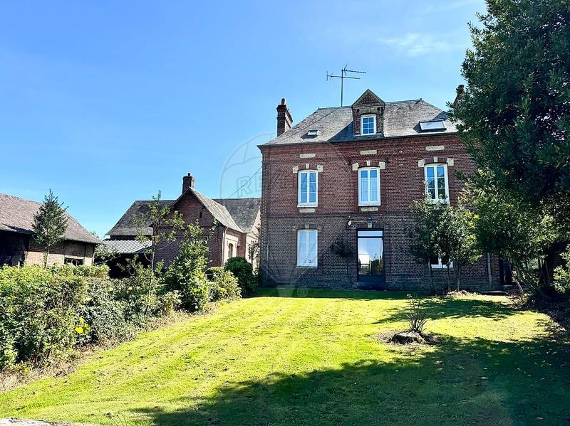 Maison - 177 m² - 9 pièces