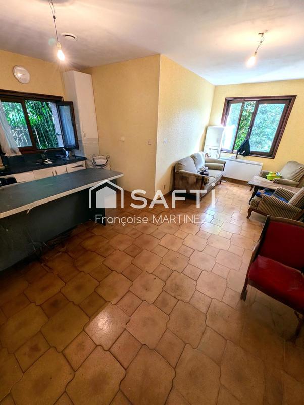 Maison - 250 m² - 8 pièces