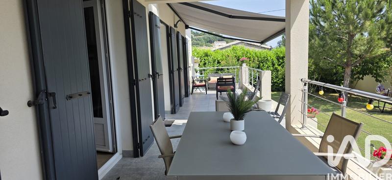 Maison - 200 m² - 6 pièces