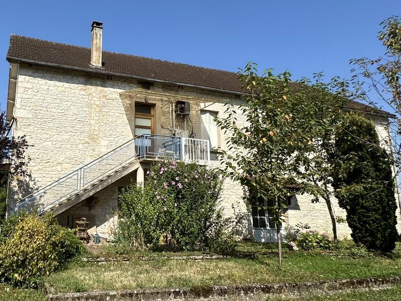 Maison - 224 m² - 13 pièces