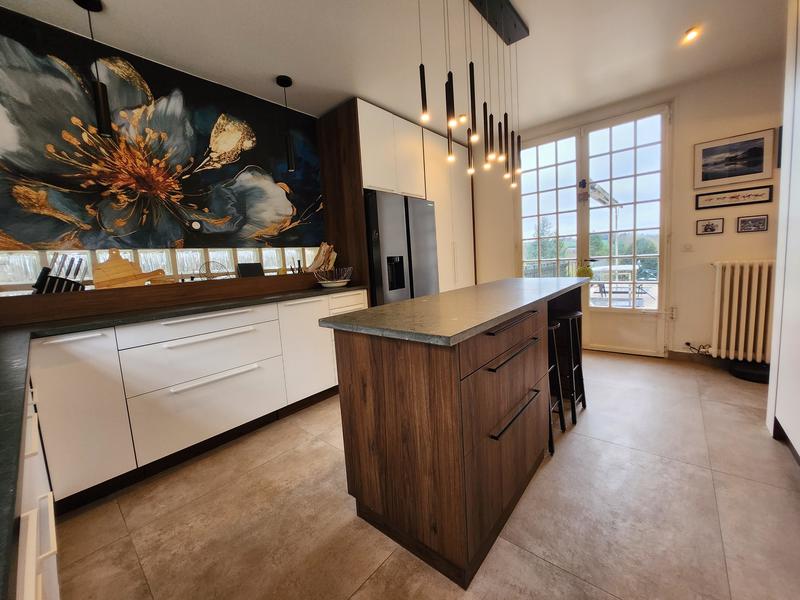 Maison - 212 m² - 10 pièces