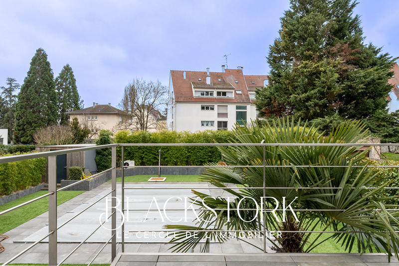 Villa - 243 m² - 7 pièces