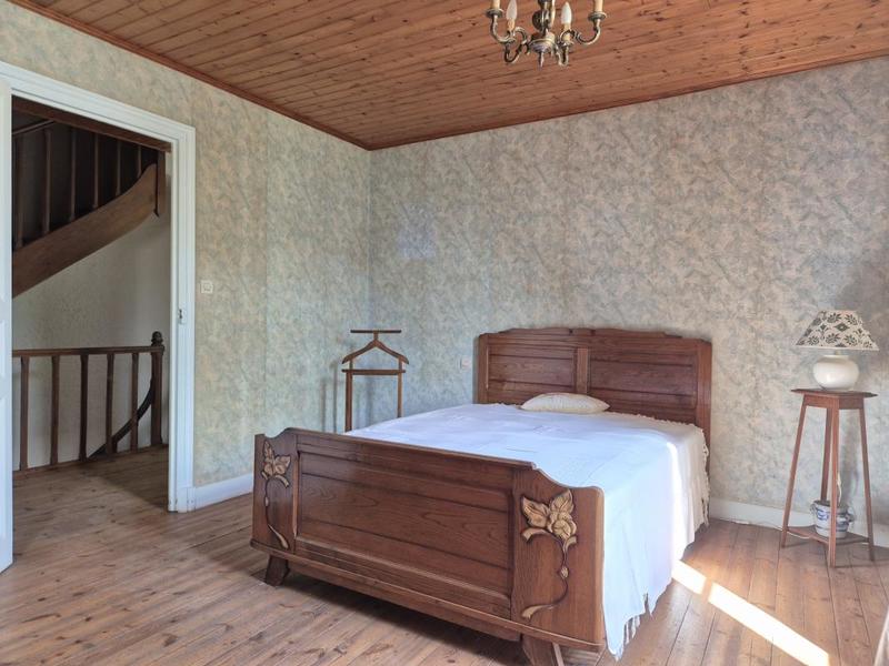 Maison en pierre - 197 m² - 8 pièces