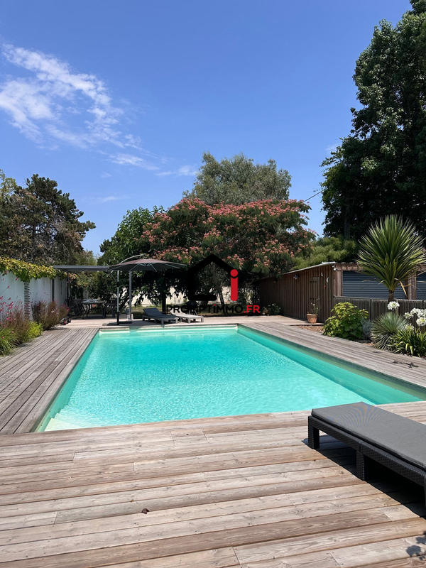 Maison ancienne - 195 m² - 8 pièces